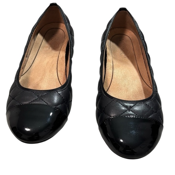 VIONIC - STYLE:  THE DESIREE STYLE - SIZE 8.5 - BLACK WITH QUILTED AREA - S3 - Picture 1 of 8